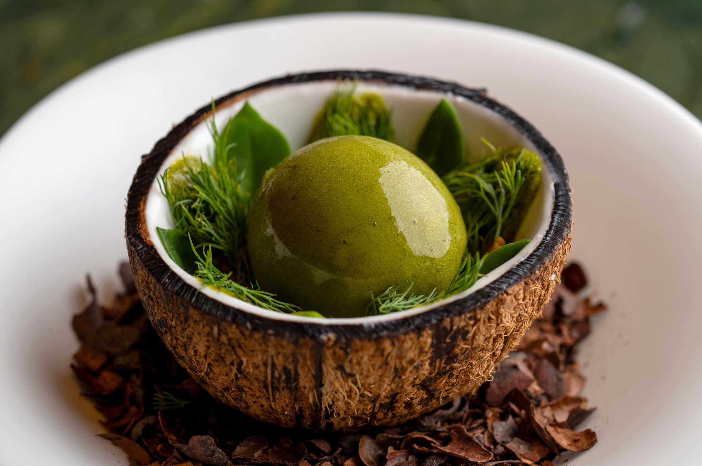 Coconut + Lime + Mint, a dessert from Tuju, with Two MICHELIN Stars and One Green Star in São Paulo. © Rubens Kato/Tuju