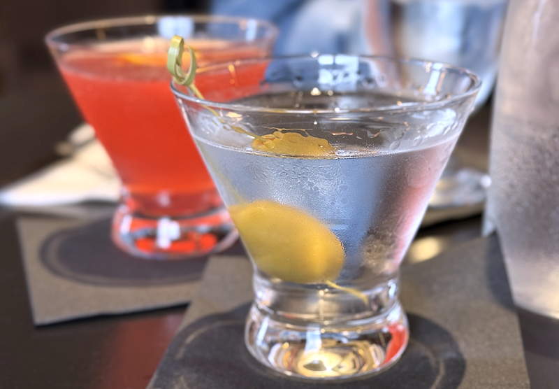 Cocktails in stemless glasses