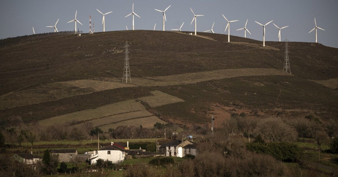 Spain’s Rural Areas Are Backing Wine Over Wind Farms