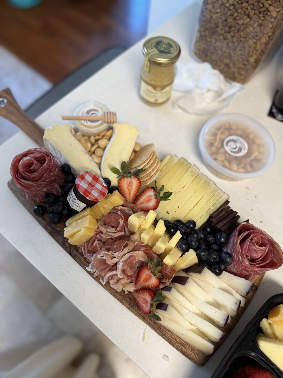 First time making a board ☺️🧀🍯