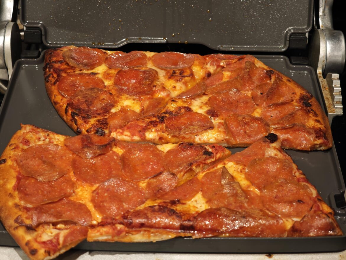 Does anybody else reheat their pizza on the panini press?