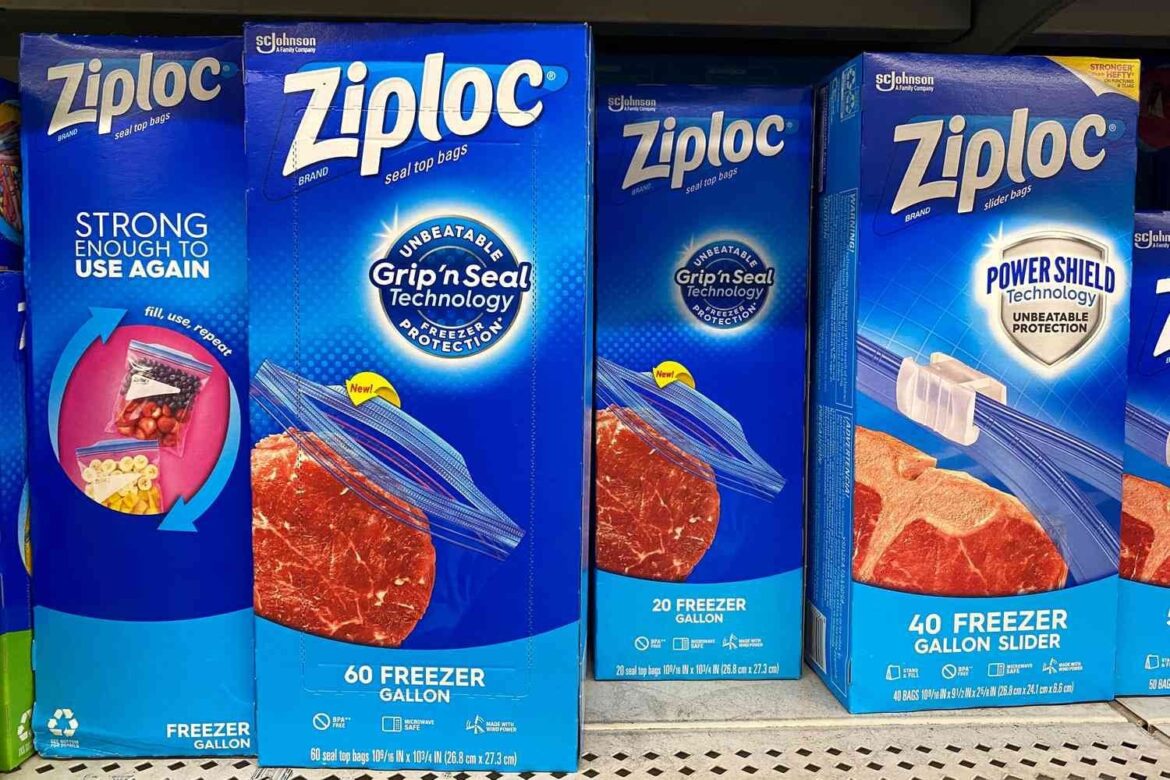 Ziploc bags release microplastics when microwaved or the freezen (marketed as safe)