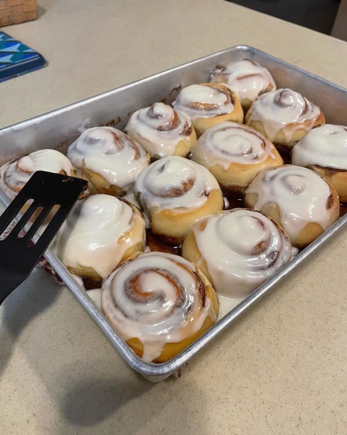 made some cinnamon buns 😋
