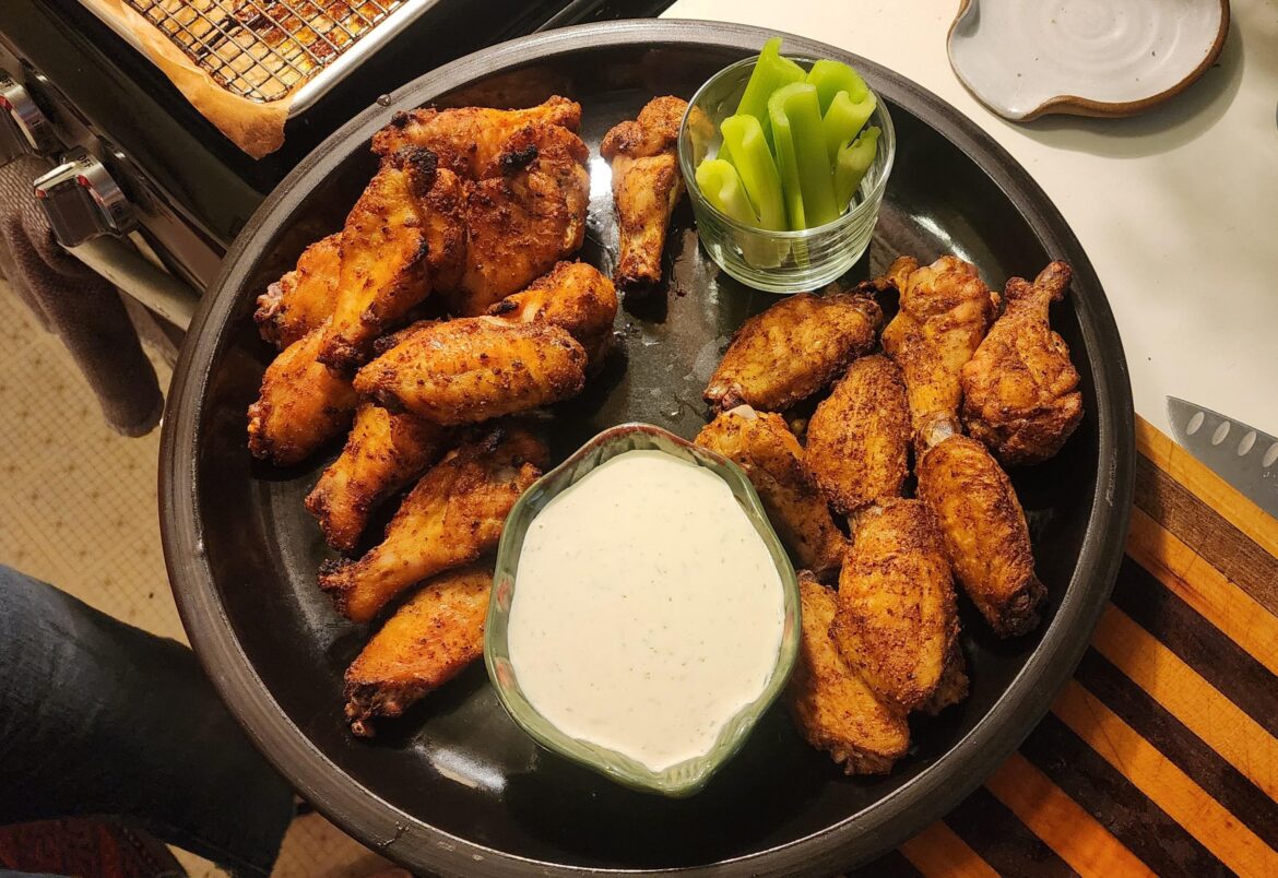 Another Warriors wings success story! 2 different dry rubs, baked yo.