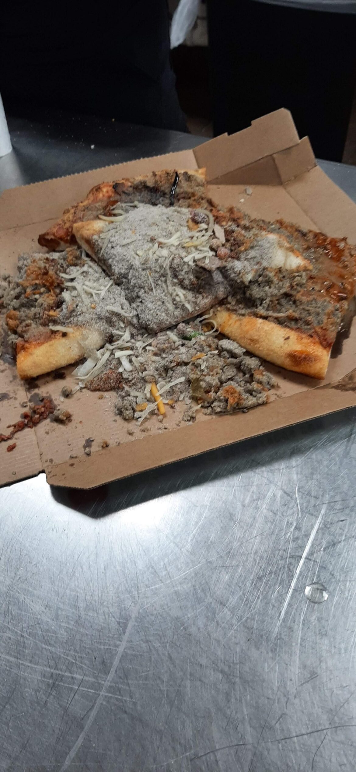 A “Dust Pan” Pizza A "Dust Pan" Pizza