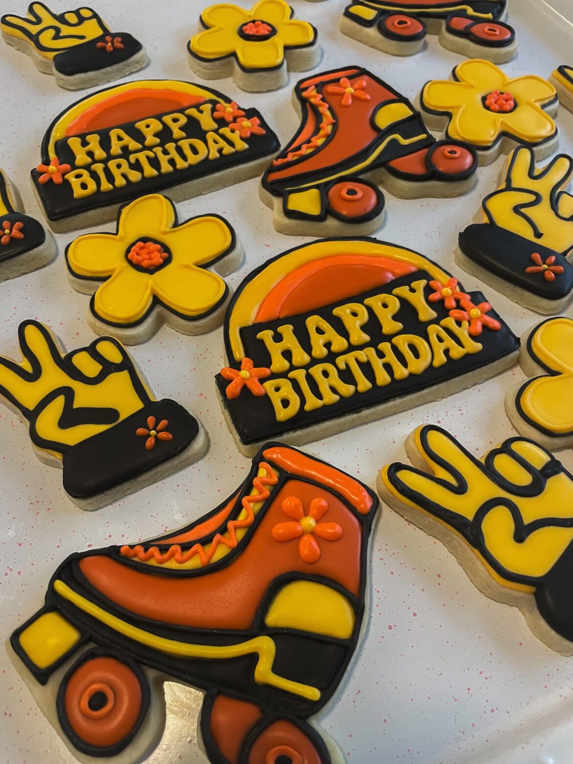 My bestie had her bday at a rollerskating rink, so of course I had to roll up with this set! 🛼✨💓