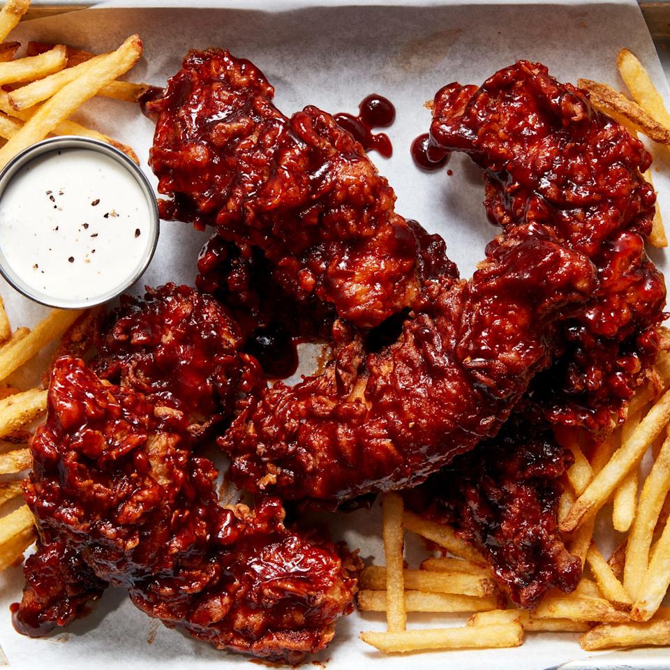 chili's honey chipotle chicken crispers with fries and ranch