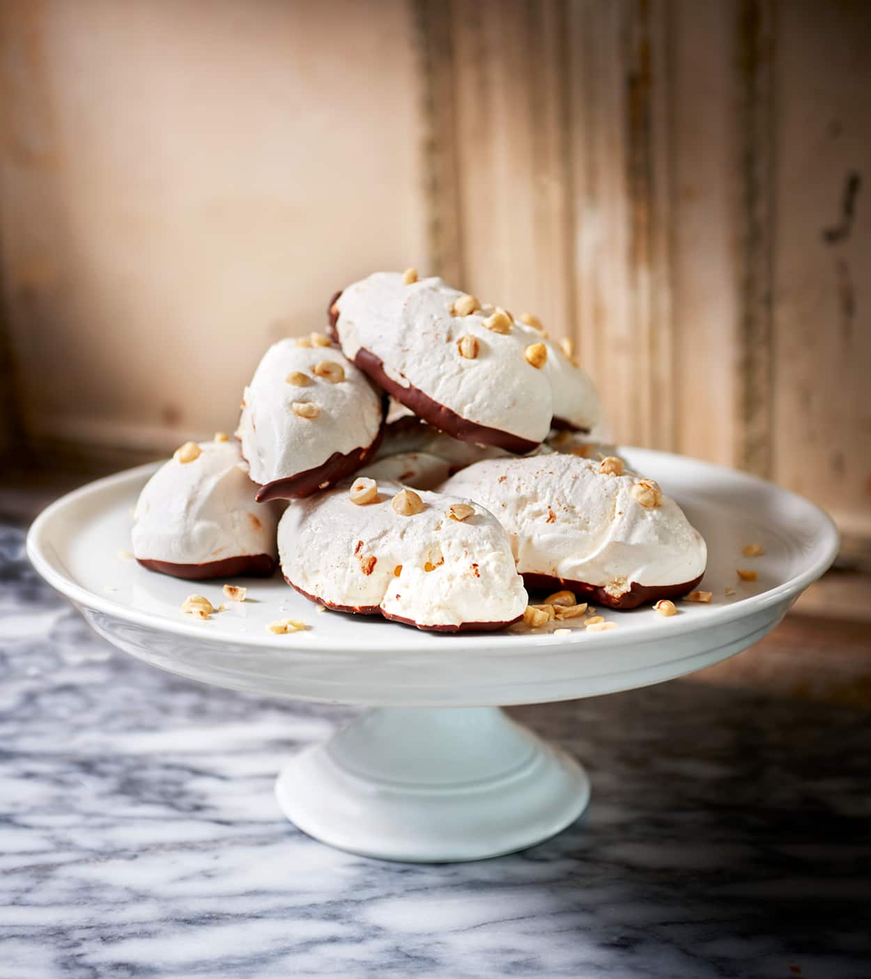 Hazelnut and chocolate meringues