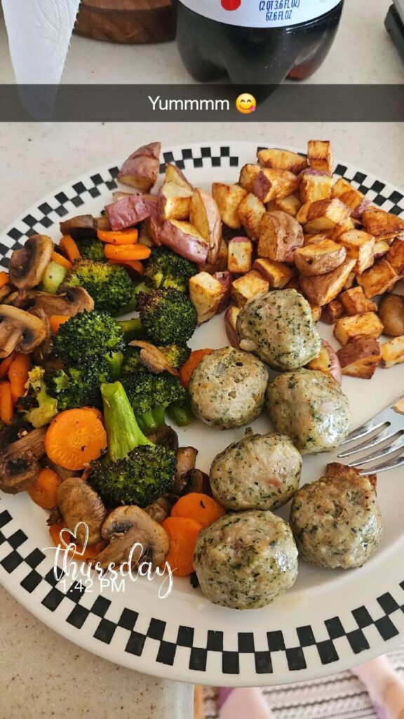 616 cal veggie meatballs and potatoes 😊