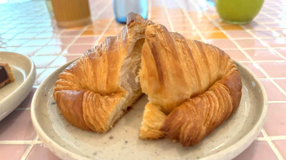 croissant na pastelaria francesa BomBom