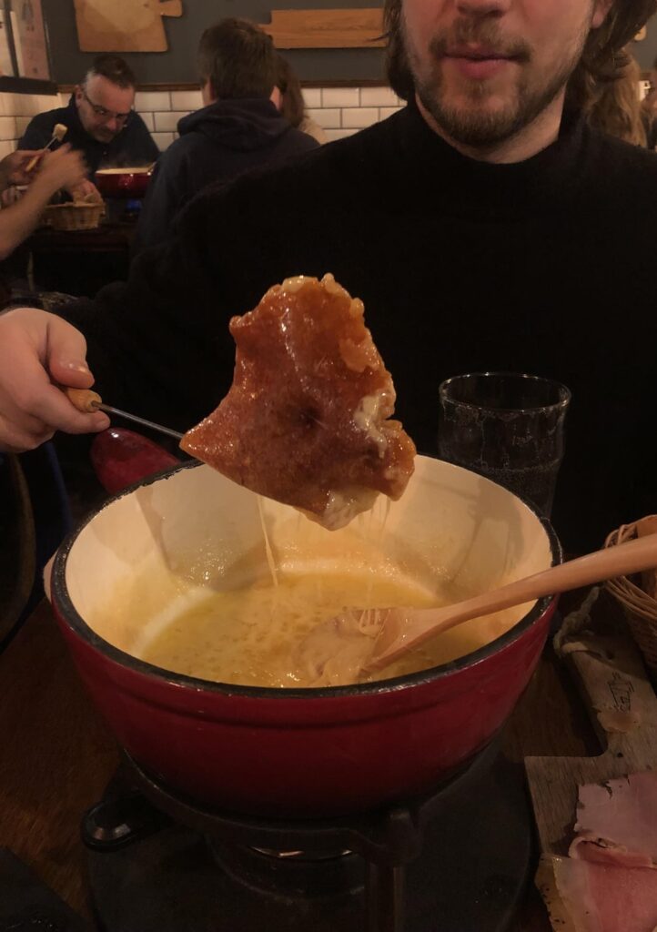 The burnt bottom of fondue, best part or no..?