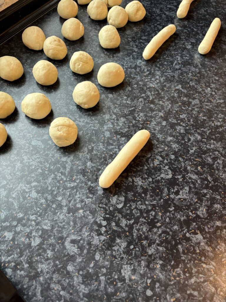 Bread basket in pictures