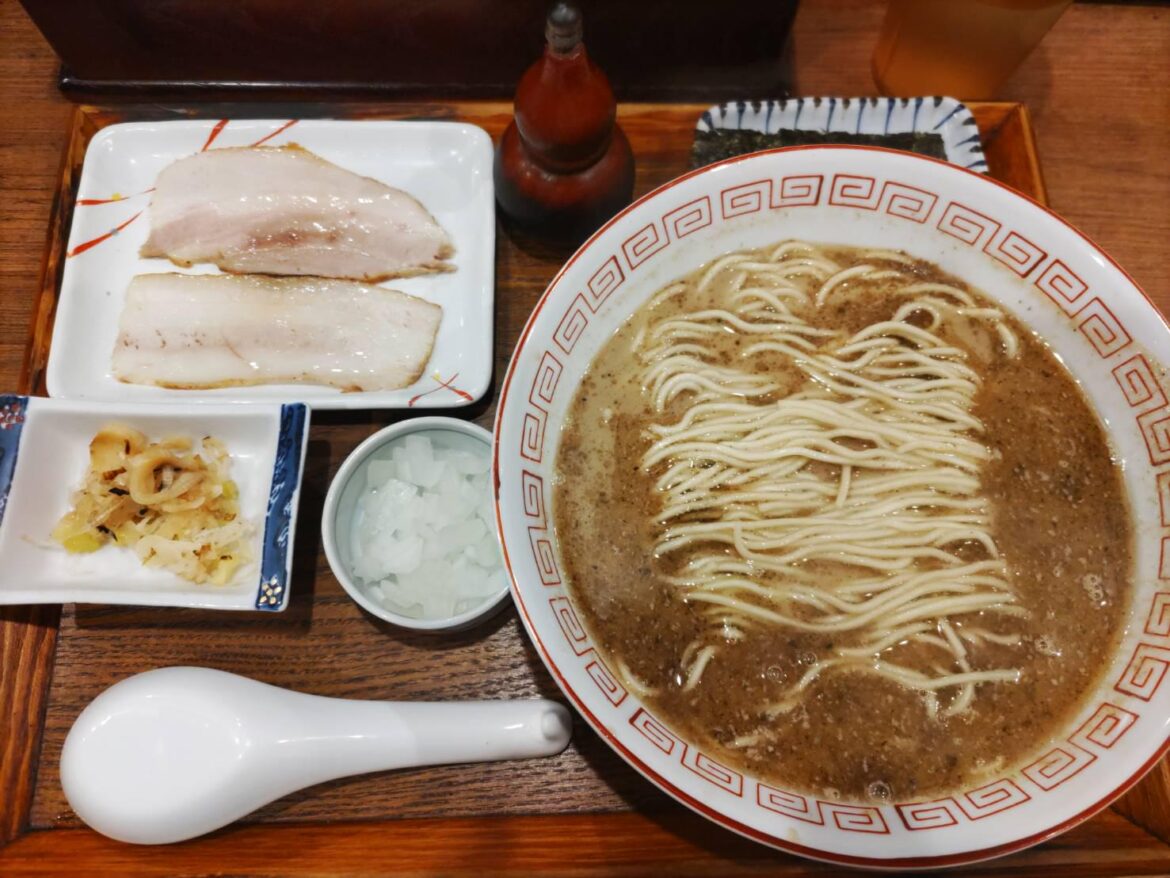 Niboshi ramen at Okurindo near Daimon station, Minato-ku, Tokyo