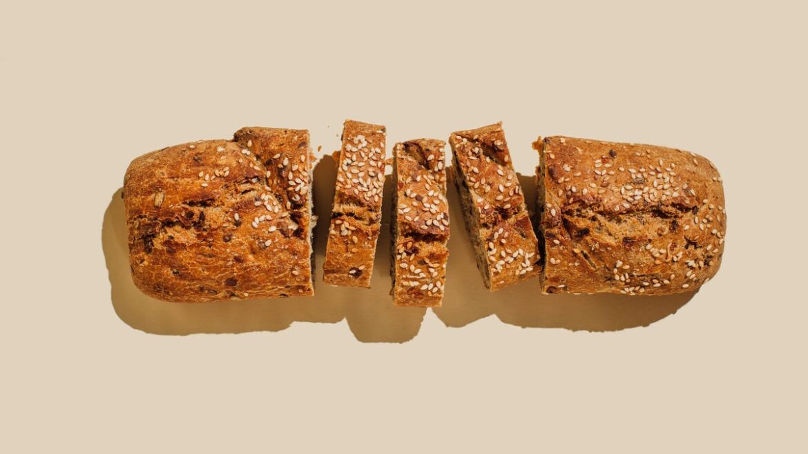 These 5 Low-Carb Breads Actually Taste Like the Real Thing These 5 Low-Carb Breads Actually Taste Like the Real Thing