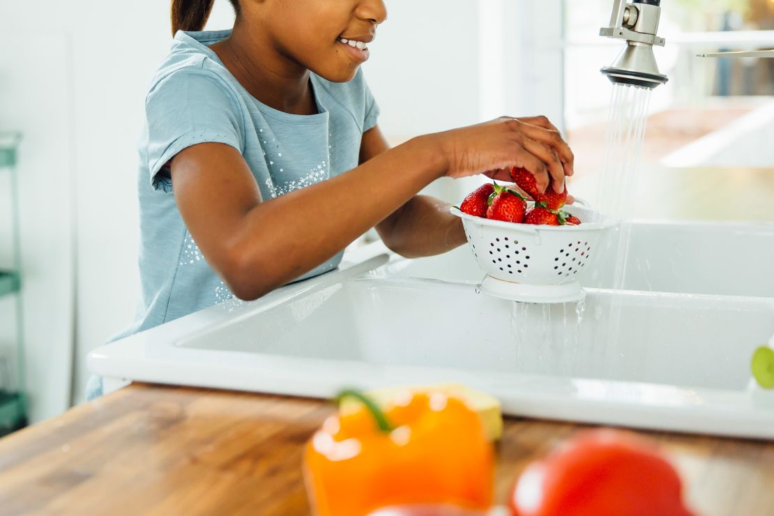 More healthy and less inflammatory foods are linked to lower risk of early menstruation, according to a new study.