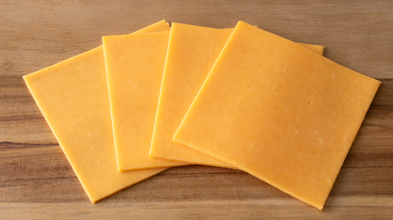 Cheddar cheese slices