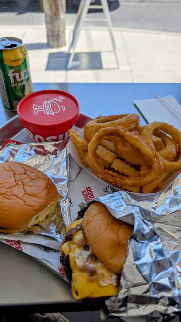 Rosie's Burgers 🍔 - Avenue Rd