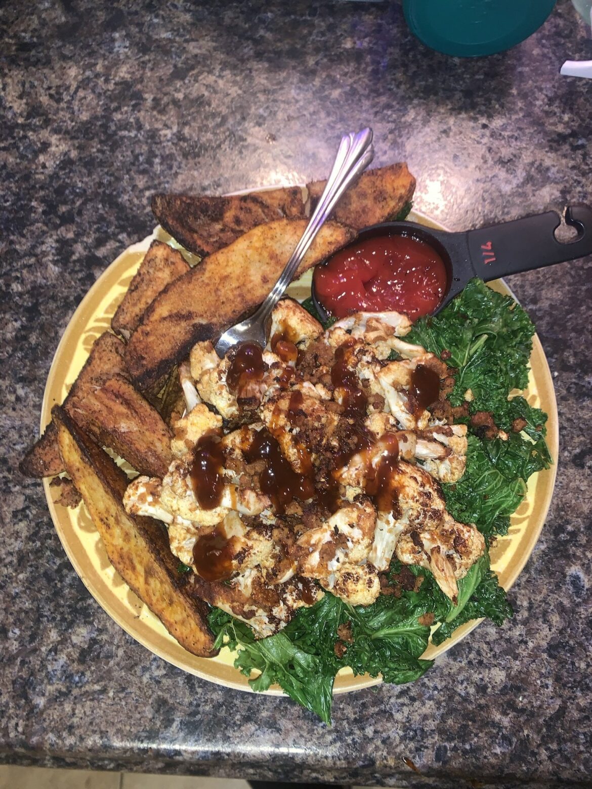 315kcal (Air-fryer) sweet potato wedges & cauliflower + condiments.