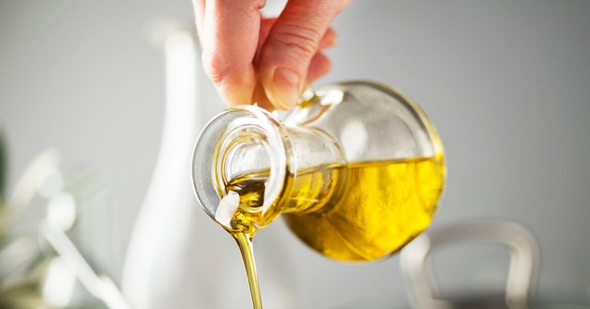 Healthiest Cooking Oils, According To Dietitians