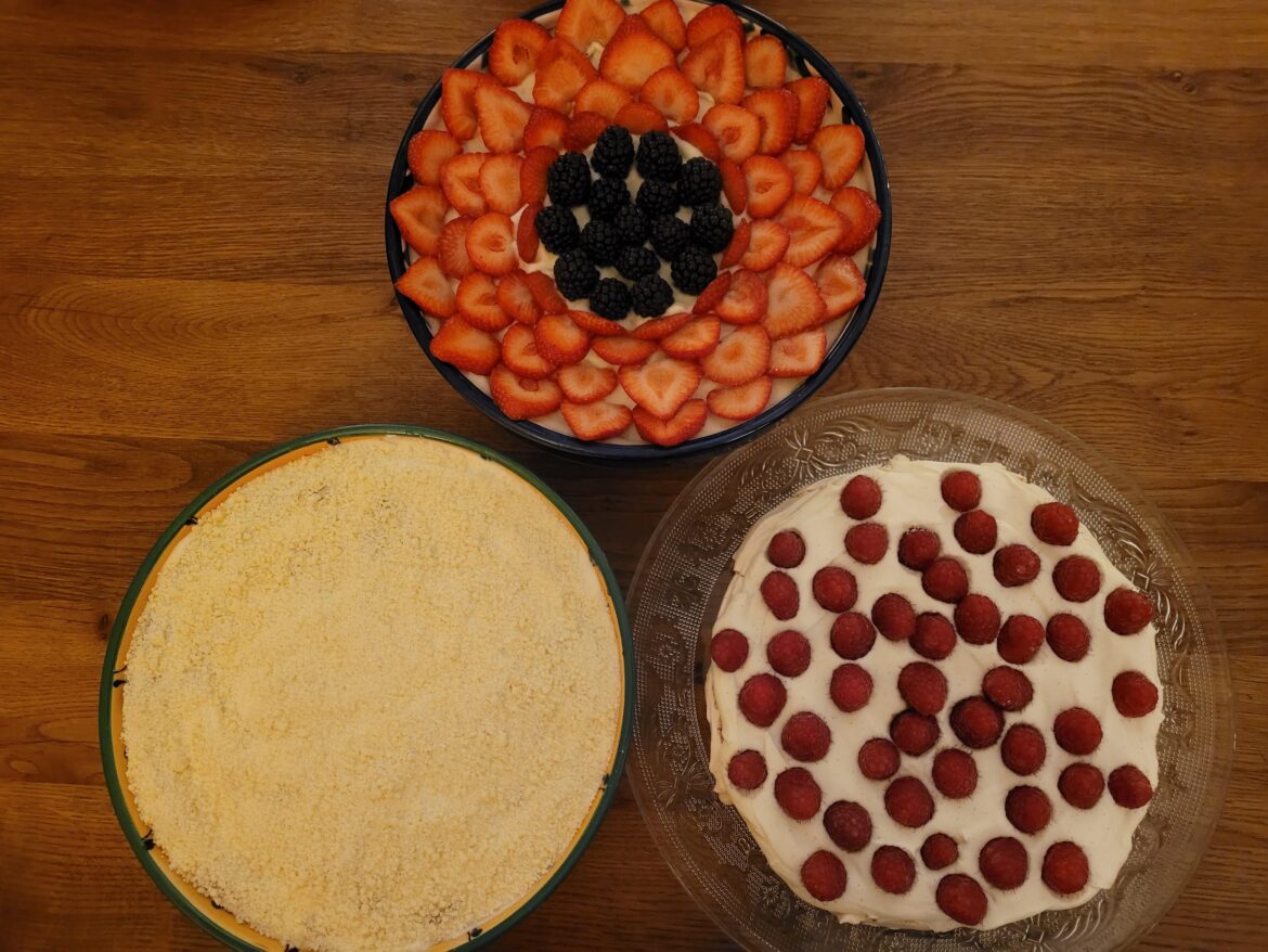 Strawberry trifle, peach and white chocolate tiramisu, and raspberry pavlova for dad's 70th 😄❤️🎂