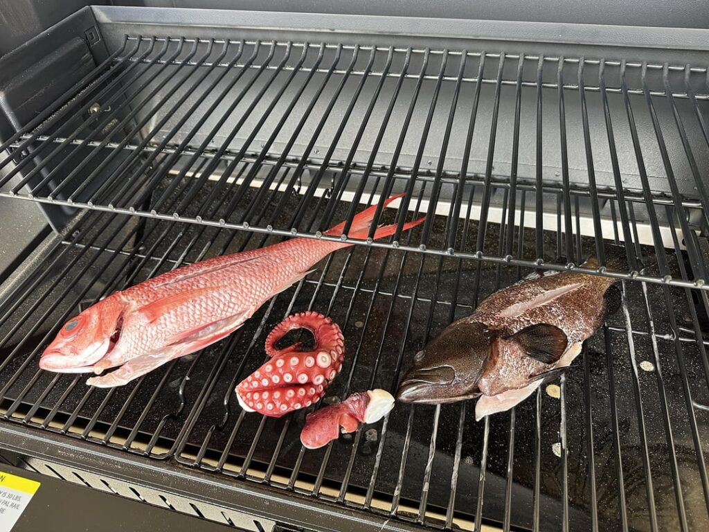 Not your traditional “first smoke” but I’m in Japan and fresh fish is easy to get. I smoked whole Big Eye Red Snapper and Bluespotted Grouper on my new Woodridge Pro!
