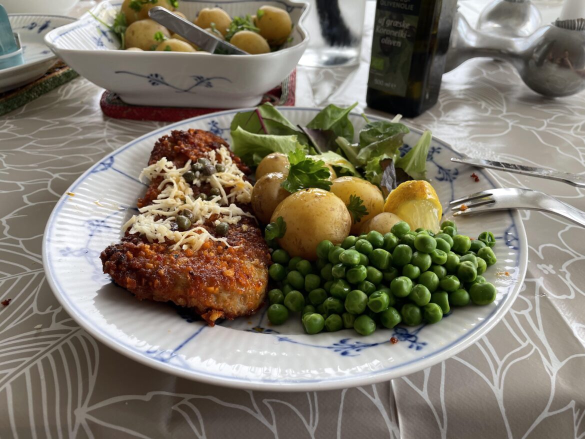 Schnitzel breaded with paprika and chili