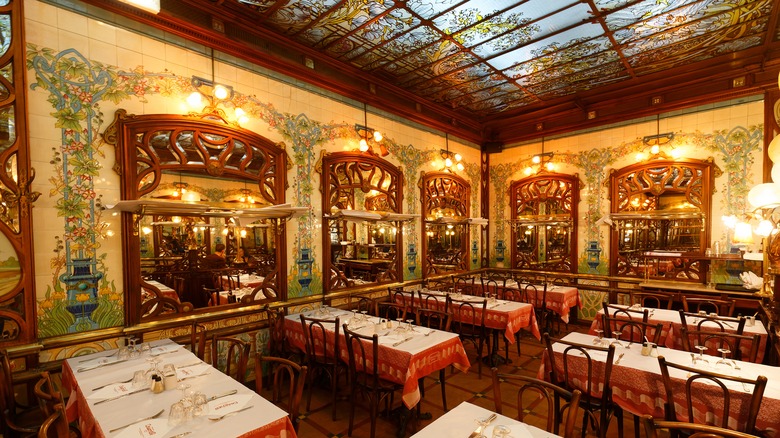interior of Bouillon Chartier 