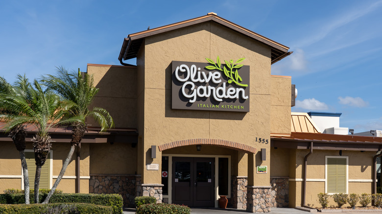olive garden exterior