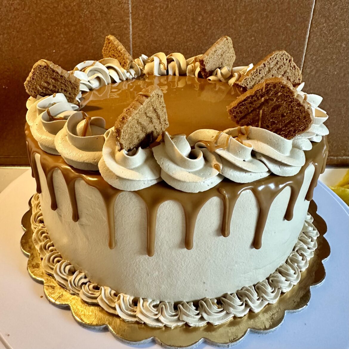 Mocha Biscoff Cake