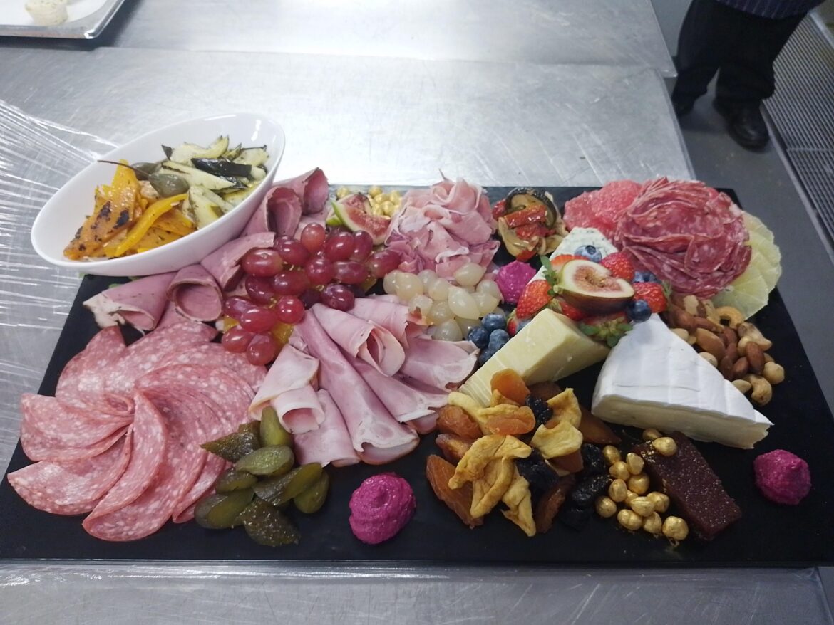 I like the pink on the slate😊