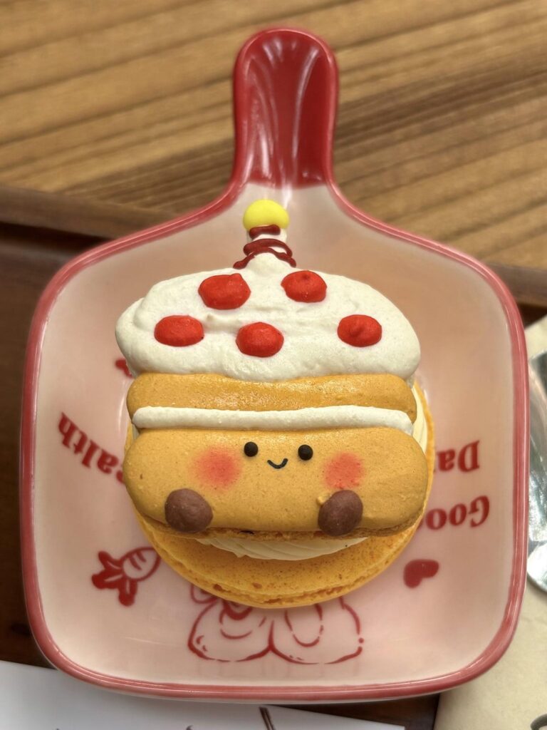 Custard pudding & jellycat inspired macaron