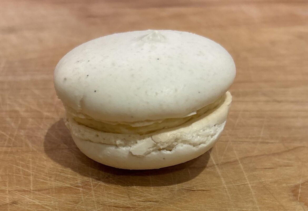 My first full macaron