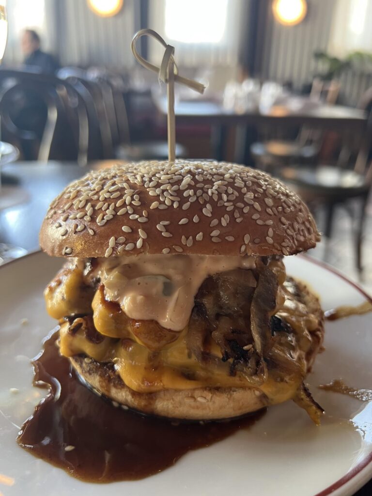 Simonette - Stellar Happy Hour on the Westside