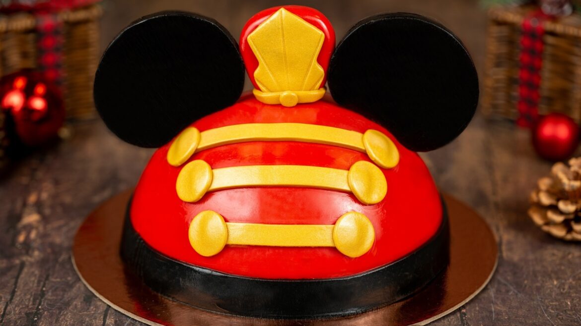 The Bakery Behind Disney World’s Character-Themed Cakes The Bakery Behind Disney World's Character-Themed Cakes