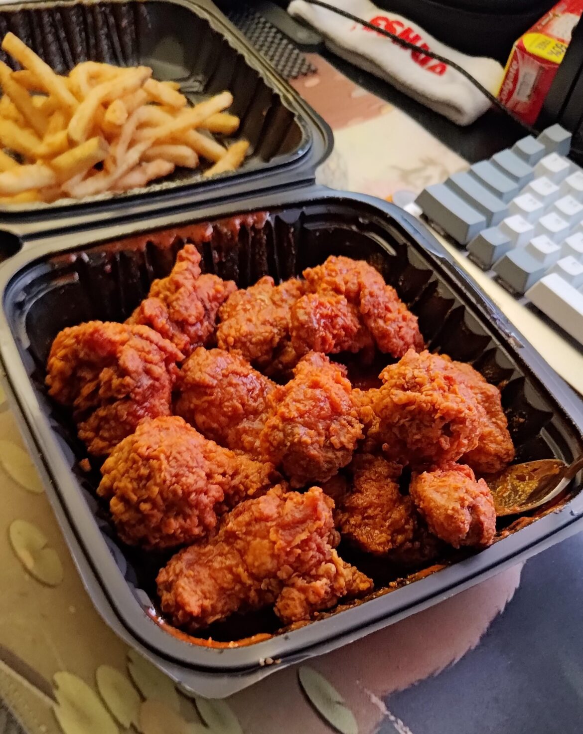 Signature hot wings from SeyepoP.