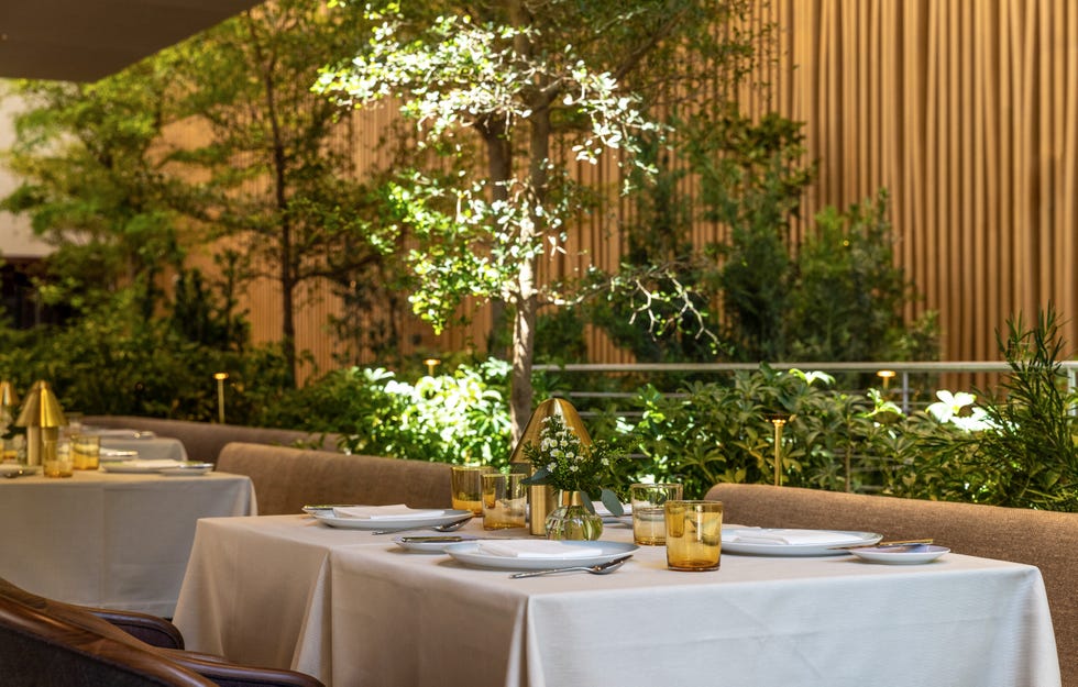le pavillon dining room