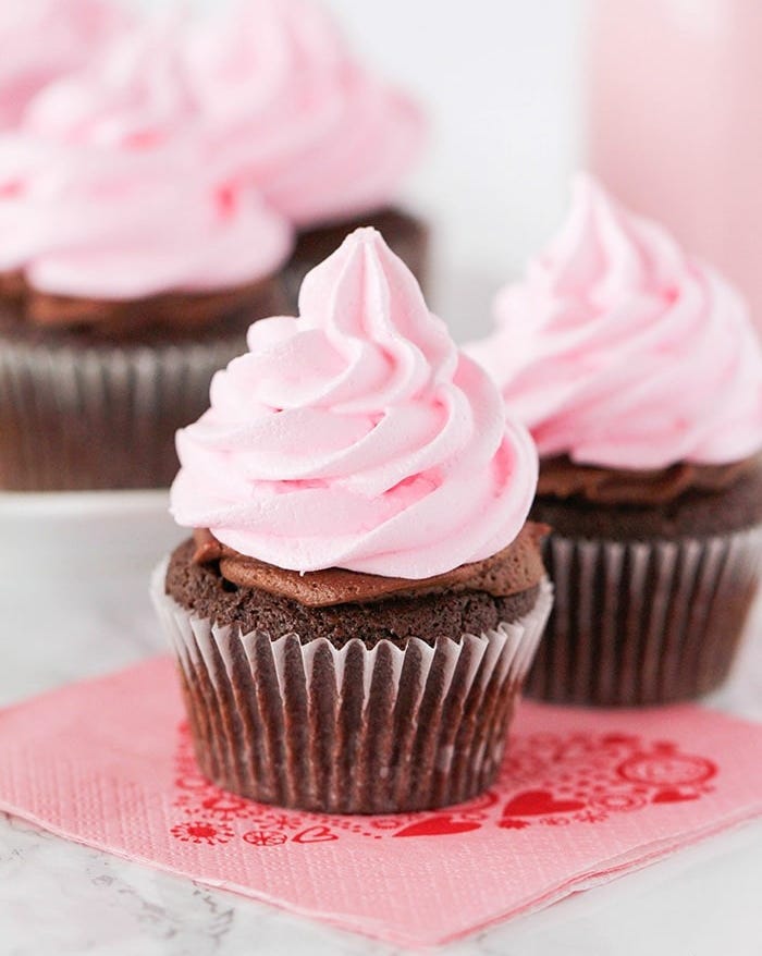 mothers day cupcakes meringue cookie cupcakes