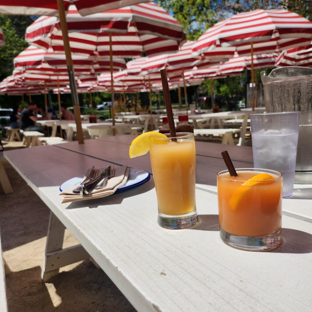 Today's weather is an excuse to dine outdoors. We chose to go to Parson's in Logan Square.