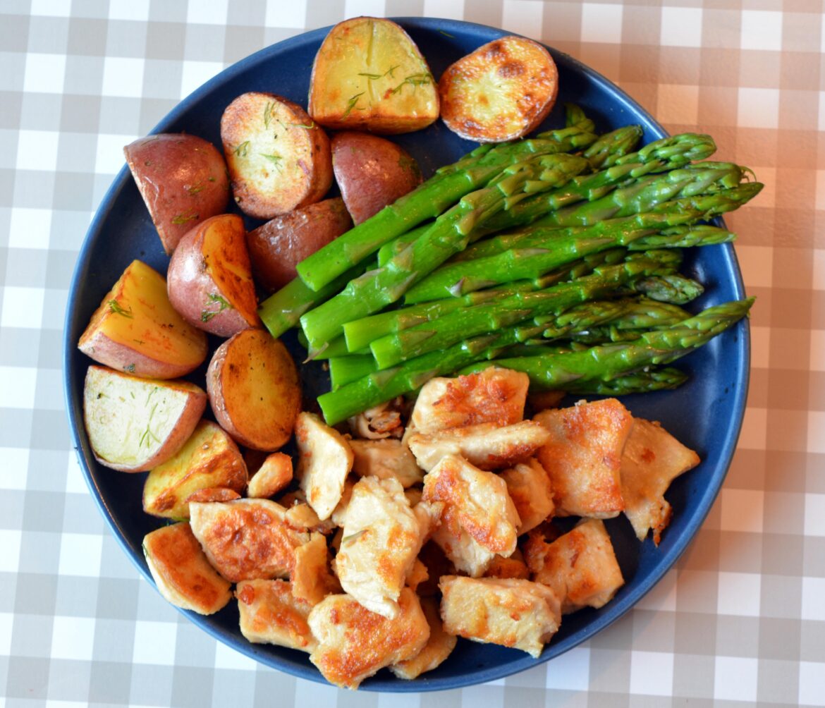 (413 Cal /  39 g protein) lemon garlic Beyond chick'n, dill potatoes, asparagus