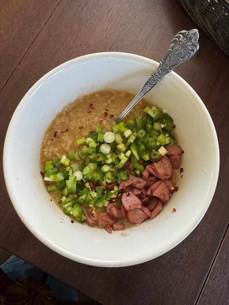 Finally tried congee and WOW. I’m hooked. 230 calories, super filling, and less than $1 per serving.