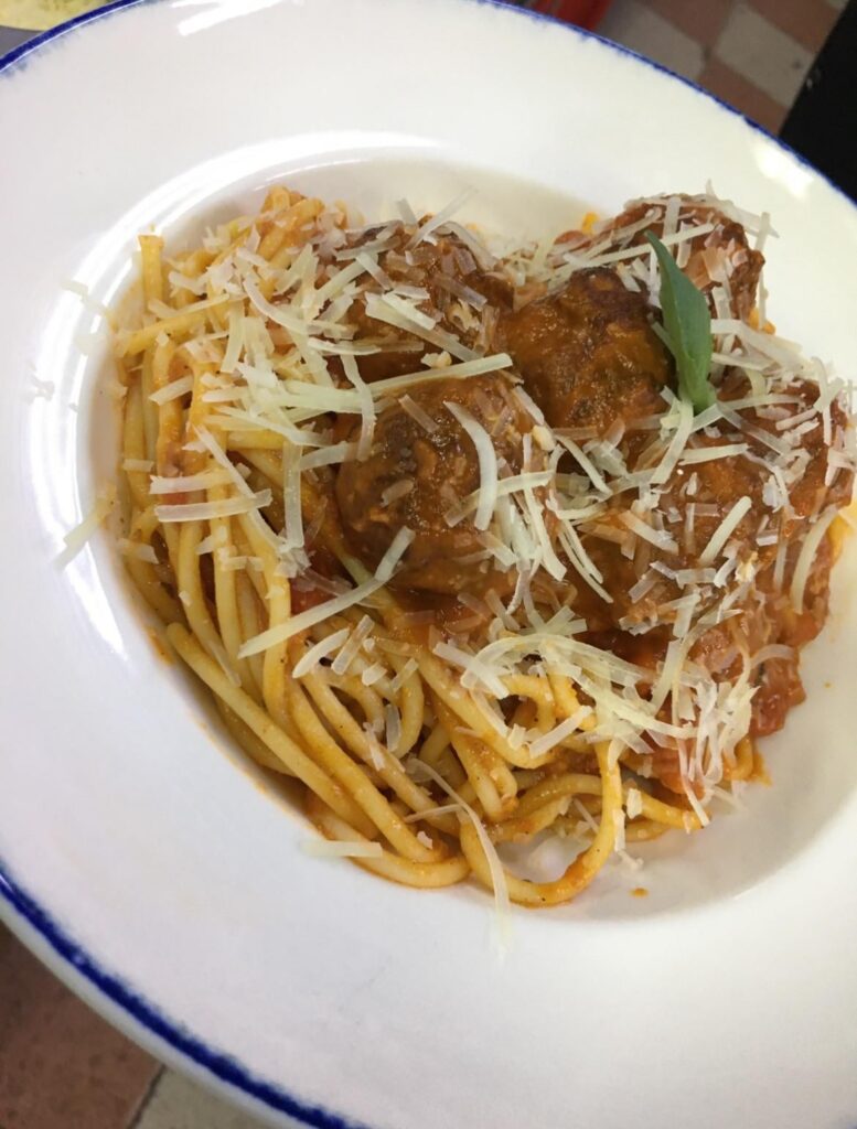 Meatballs spaghetti