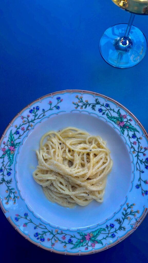 Had a third interview for a job w/ a big pay bump earlier…so now I’m stress eating w/ cacio e pepe 🤞🏾