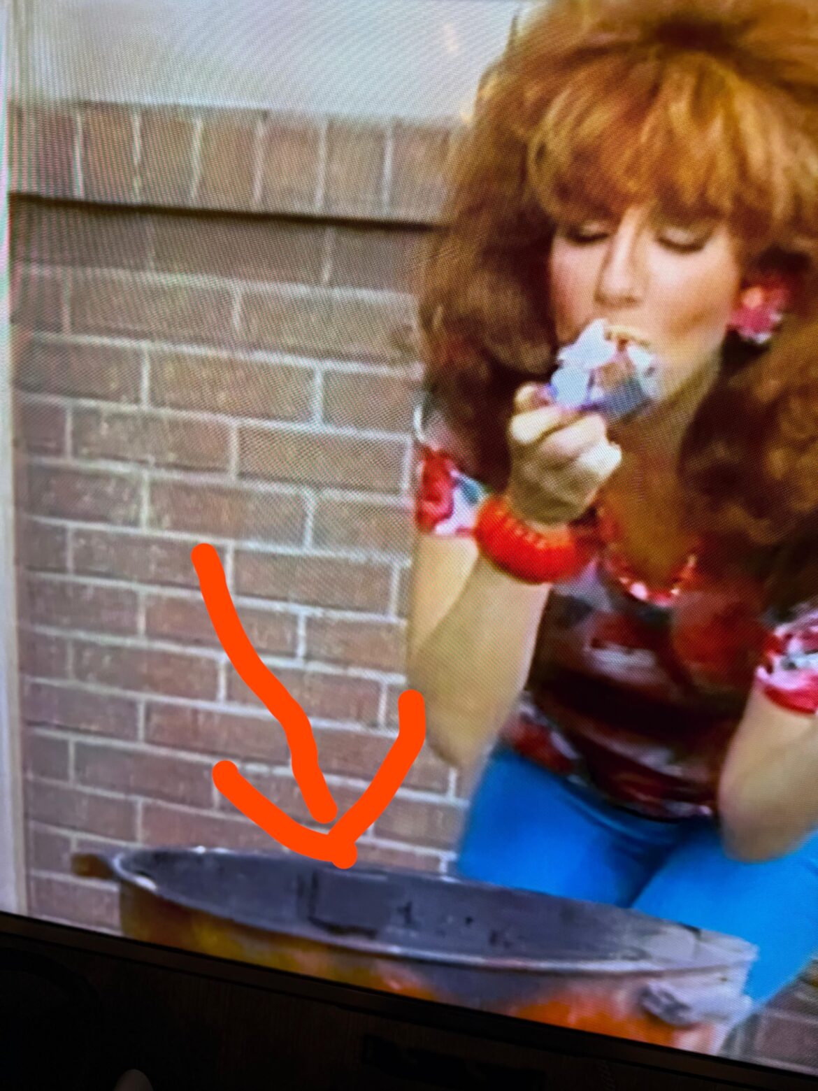 Anyone know what the square thing is on the inside of Al Bundy’s 22 original?
