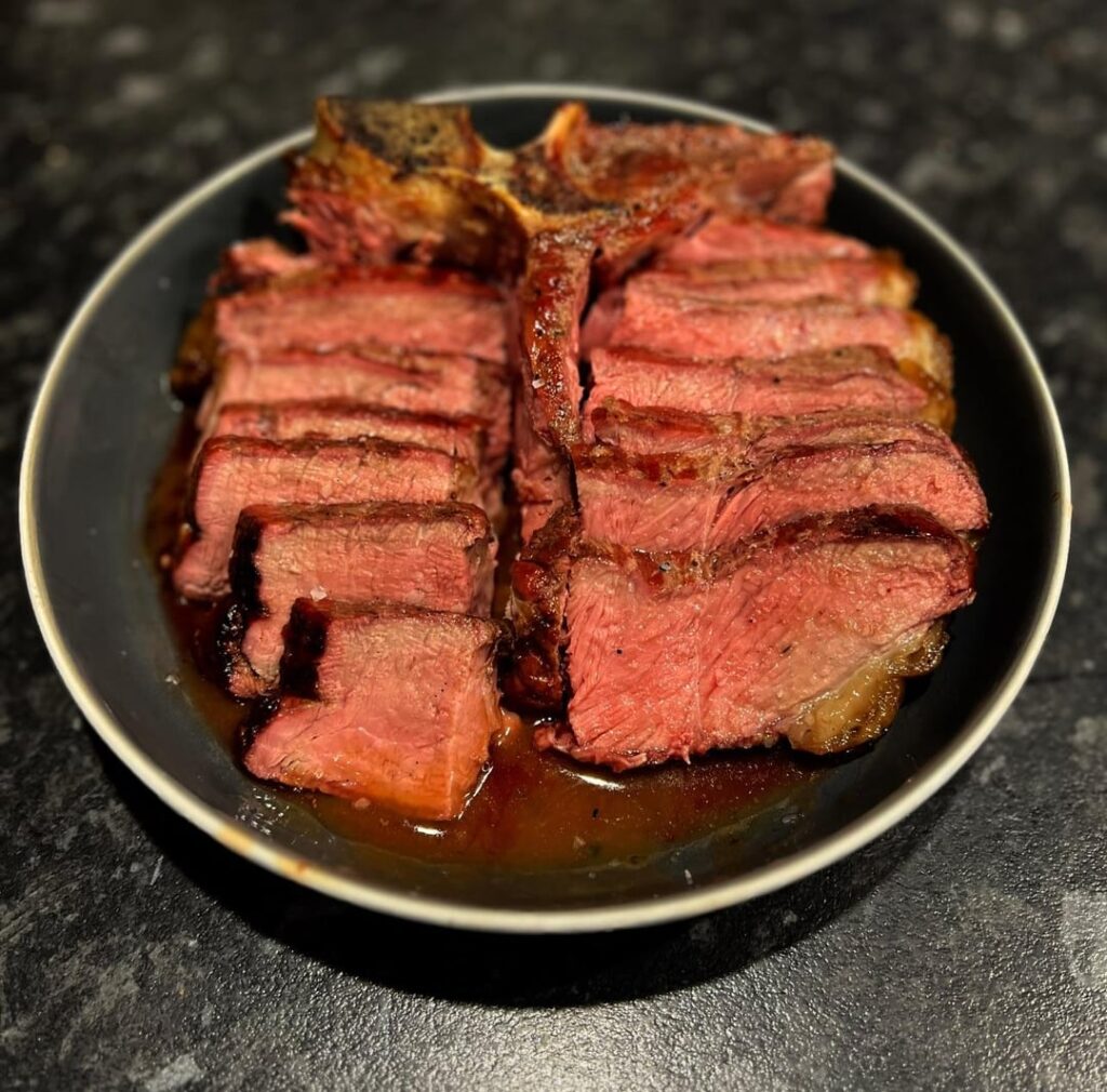 Reverse seared Bistecca/Porterhouse in red wine jus. What do you think? Reverse seared Bistecca/Porterhouse in red wine jus. What do you think?