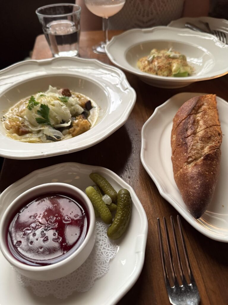 Le Crocodile: Impressed