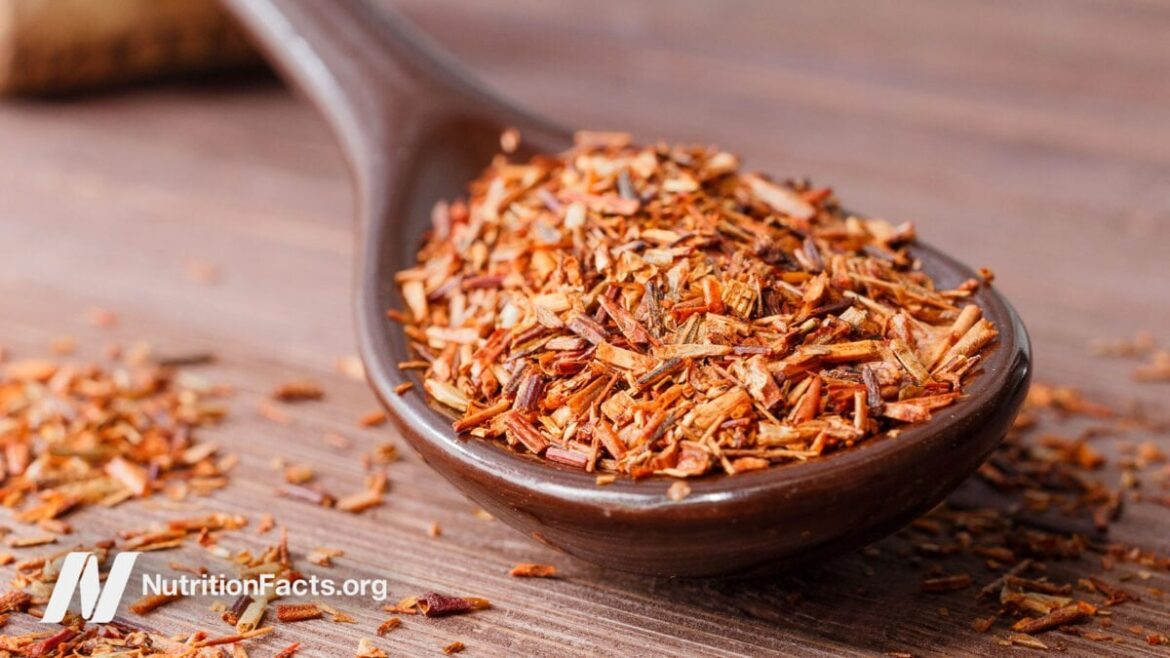 The Benefits and Side Effects of Red and Green Rooibos Teas