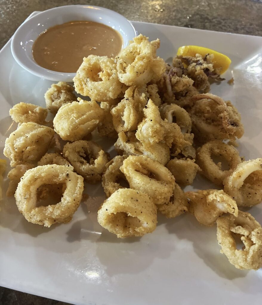 Fried calamari and grilled scallops 😋