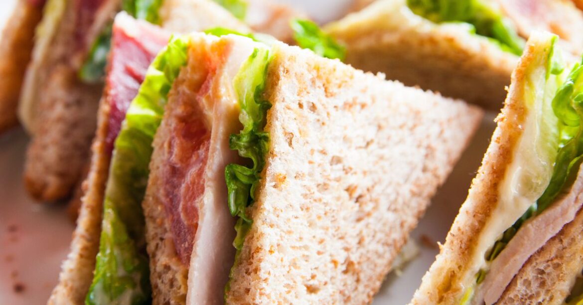 French School Lunch Upended by Presence of Pre-Packaged Sandwiches