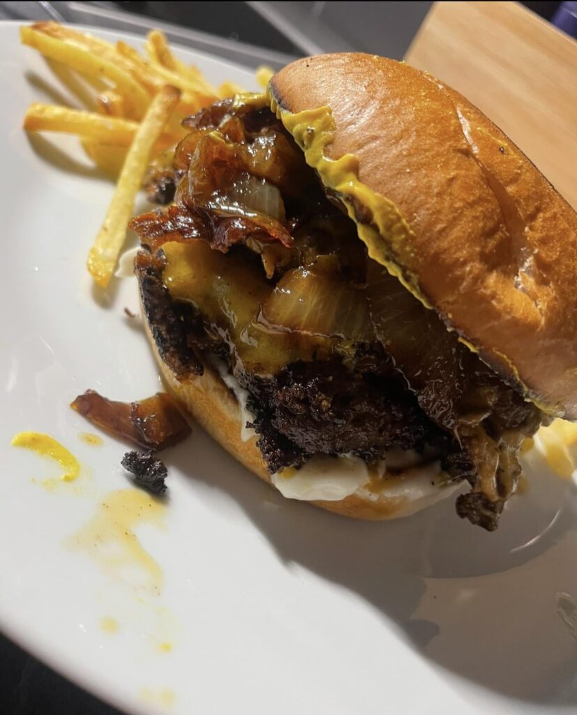 Jalapeño smash double, mustard, mayo, caramelized onion