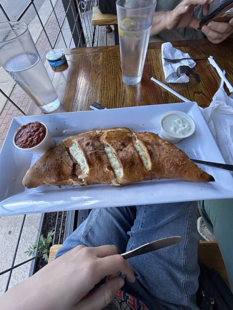 How many calories do yall think I had? I know it’s gonna be a lot 😔😔